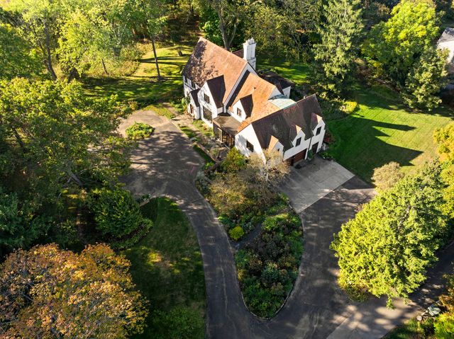 283 W Laurel Avenue, Lake Forest, IL 60045