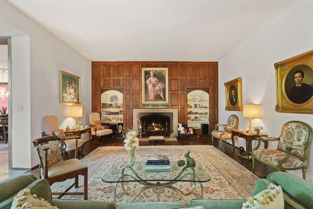 283 W Laurel Avenue, Lake Forest, IL 60045