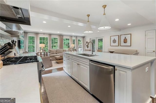 3092 Rhodenhaven Drive NW, Atlanta, GA 30327