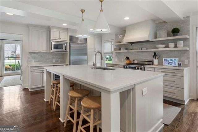 3092 Rhodenhaven Drive NW, Atlanta, GA 30327