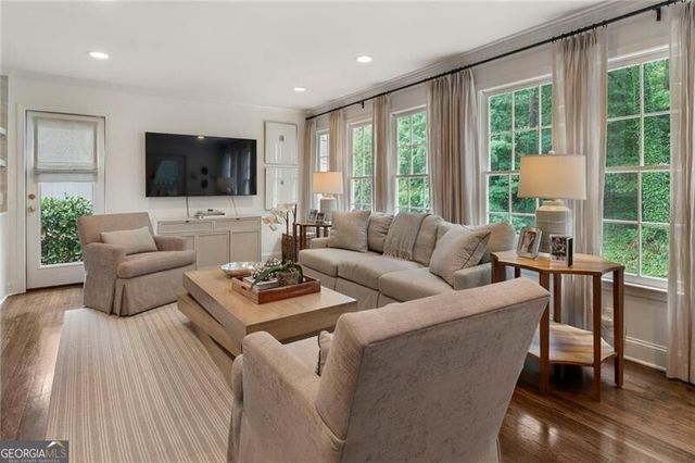 3092 Rhodenhaven Drive NW, Atlanta, GA 30327