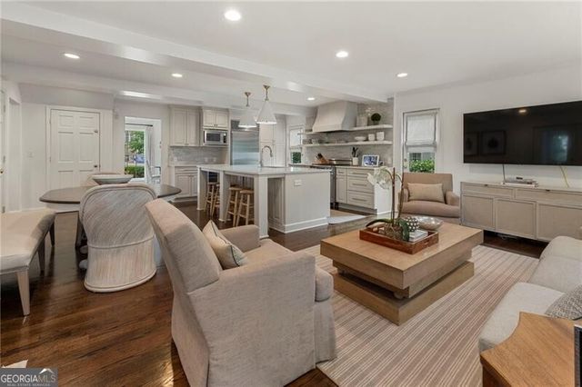 3092 Rhodenhaven Drive NW, Atlanta, GA 30327