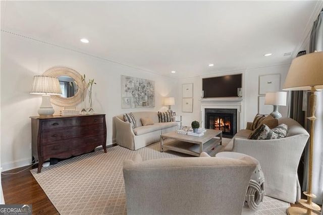 3092 Rhodenhaven Drive NW, Atlanta, GA 30327