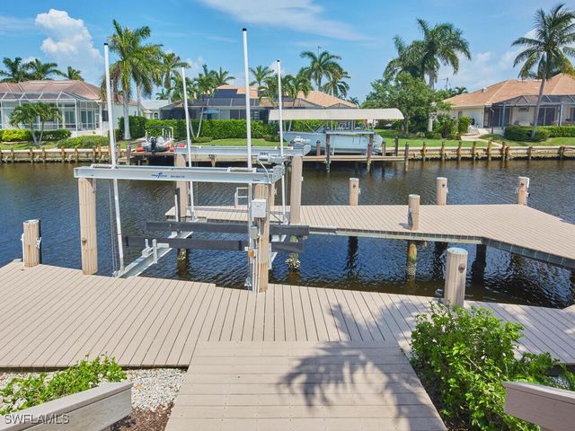 140 Starfish CT, Marco Island, FL 34145