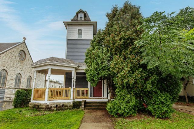 131 Wisconsin AVENUE, Waukesha, WI 53186