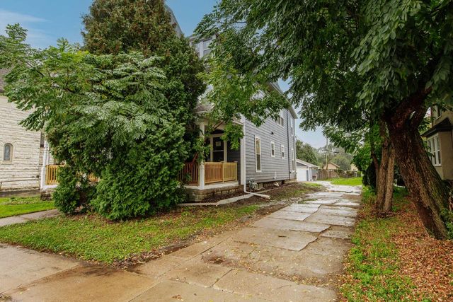 131 Wisconsin AVENUE, Waukesha, WI 53186