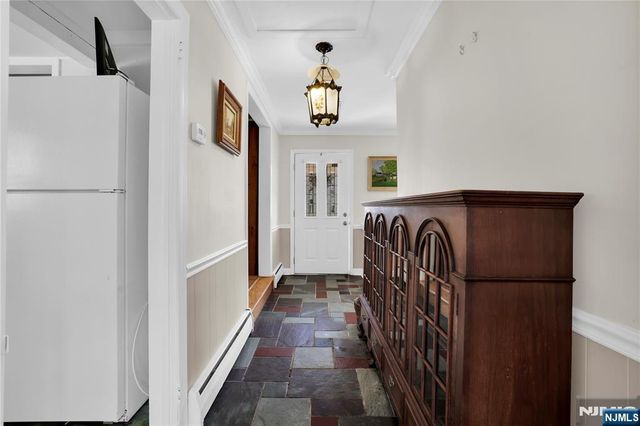 11 Meyer Place, Pequannock Township, NJ 07444