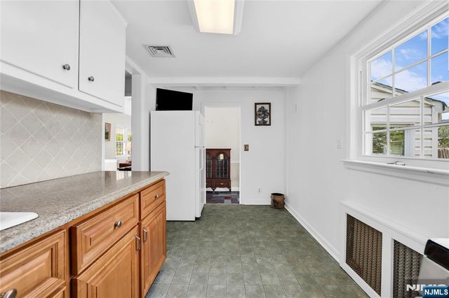 11 Meyer Place, Pequannock Township, NJ 07444