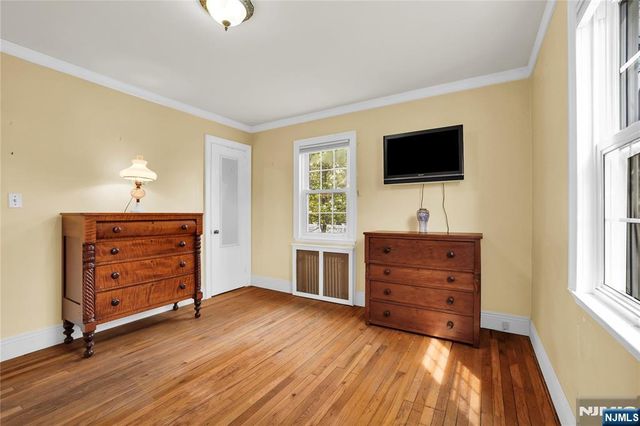 11 Meyer Place, Pequannock Township, NJ 07444