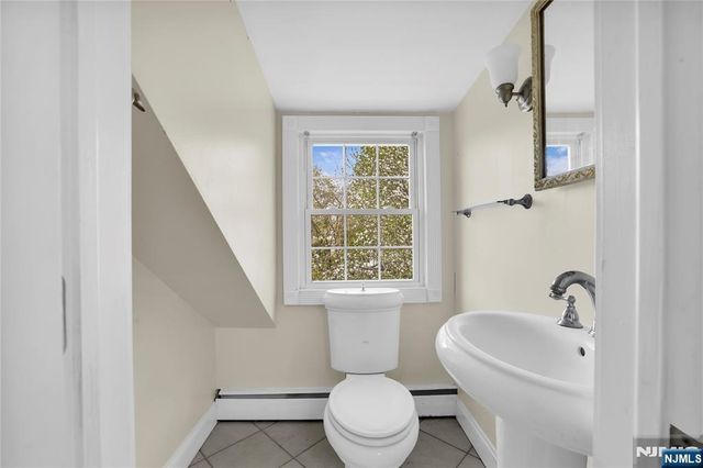 11 Meyer Place, Pequannock Township, NJ 07444