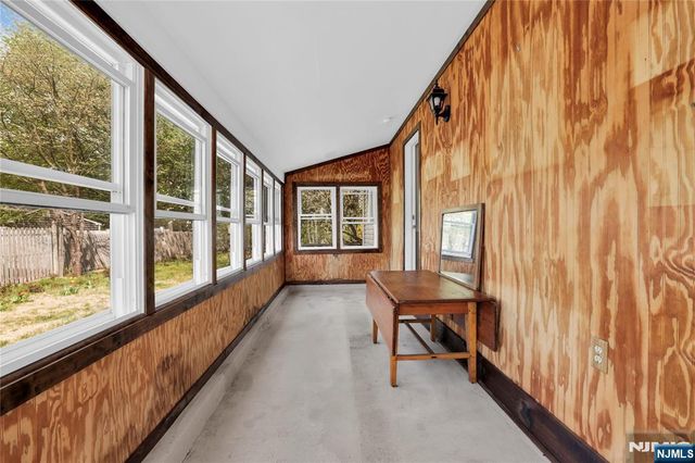 11 Meyer Place, Pequannock Township, NJ 07444