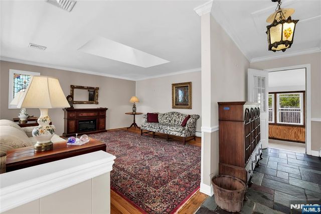 11 Meyer Place, Pequannock Township, NJ 07444