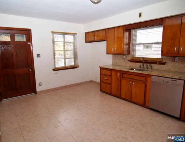 132 Queen Anne Road 1, Bogota, NJ 07603