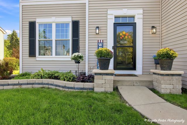 134 E Old Mill Trail, Antioch, IL 60002