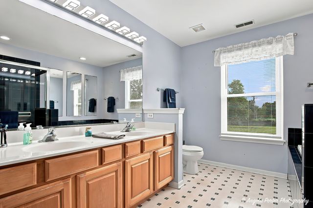 134 E Old Mill Trail, Antioch, IL 60002
