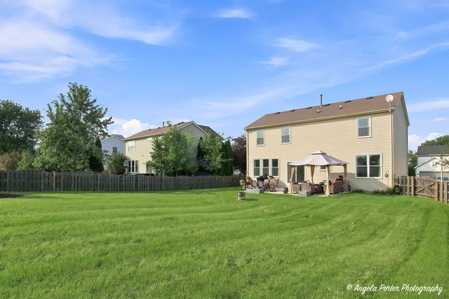 134 E Old Mill Trail, Antioch, IL 60002