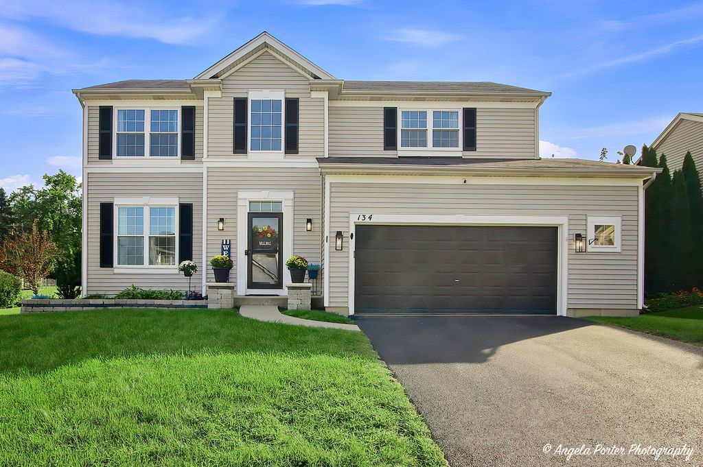 134 E Old Mill Trail, Antioch, IL 60002