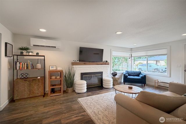 11310 5th Avenue NE, Seattle, WA 98125