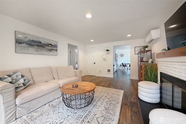 11310 5th Avenue NE, Seattle, WA 98125