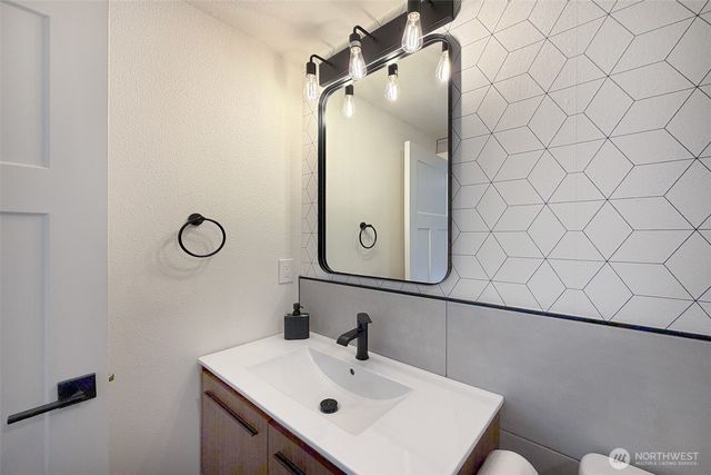 11310 5th Avenue NE, Seattle, WA 98125