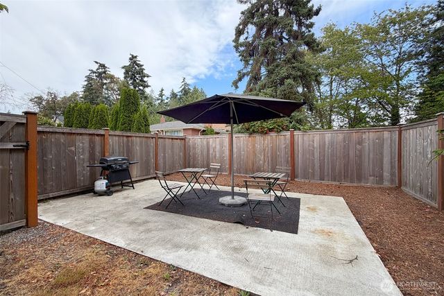 11310 5th Avenue NE, Seattle, WA 98125