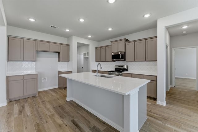 2627 Witness Tree Road, Oak Ridge, TX 75161