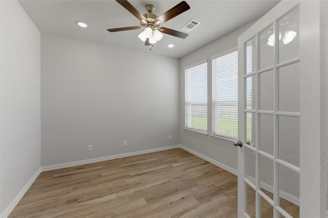 2627 Witness Tree Road, Oak Ridge, TX 75161