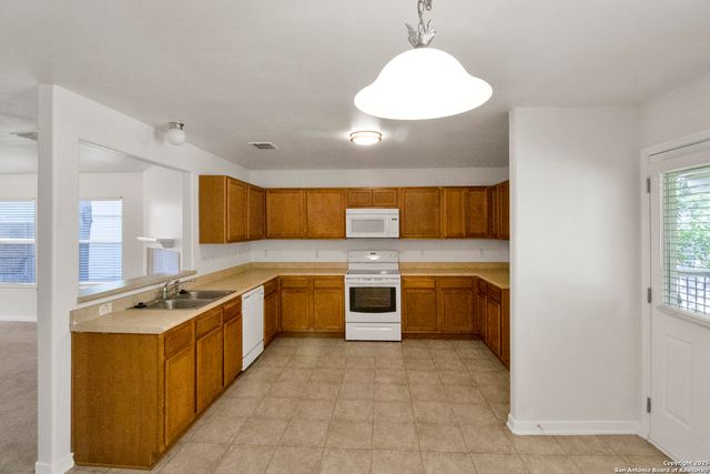 10127 Margarita HL, Converse, TX 78109
