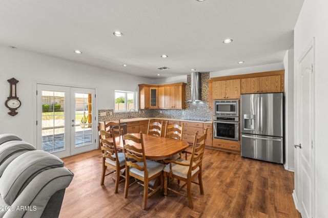 237 E DESERT HOLLY Drive, San Tan Valley, AZ 85143