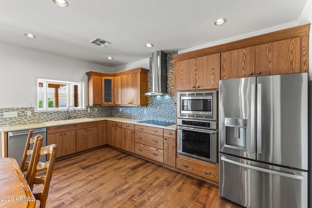 237 E DESERT HOLLY Drive, San Tan Valley, AZ 85143
