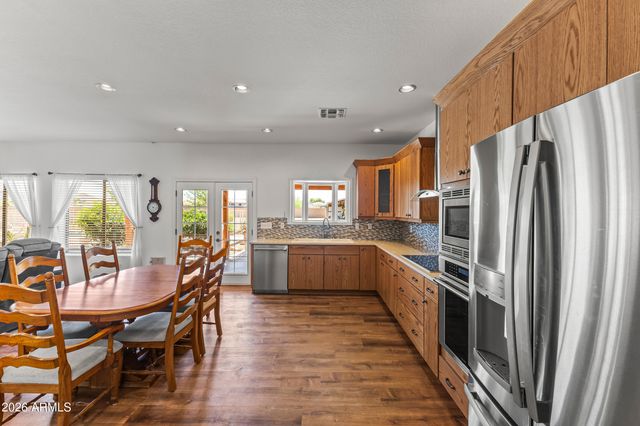 237 E DESERT HOLLY Drive, San Tan Valley, AZ 85143