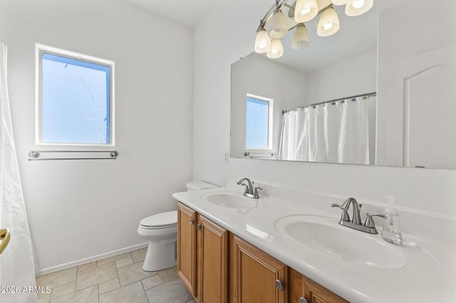 237 E DESERT HOLLY Drive, San Tan Valley, AZ 85143