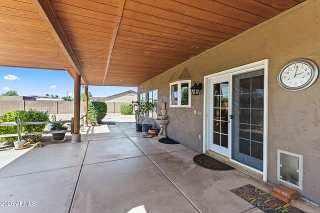 237 E DESERT HOLLY Drive, San Tan Valley, AZ 85143