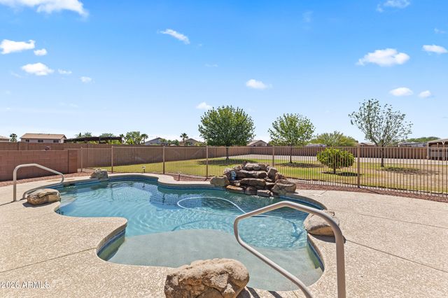 237 E DESERT HOLLY Drive, San Tan Valley, AZ 85143