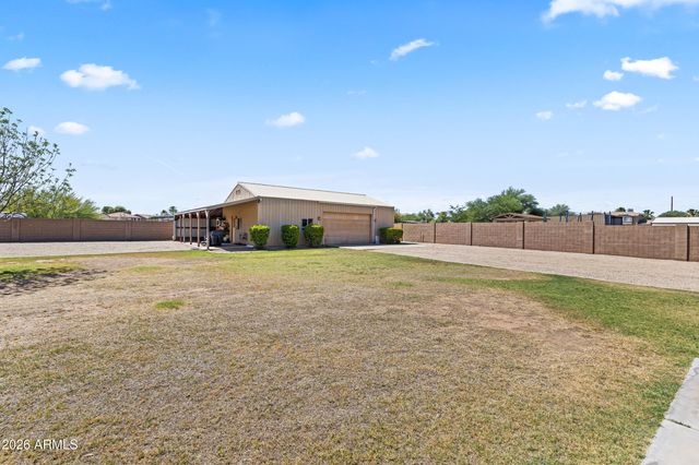 237 E DESERT HOLLY Drive, San Tan Valley, AZ 85143