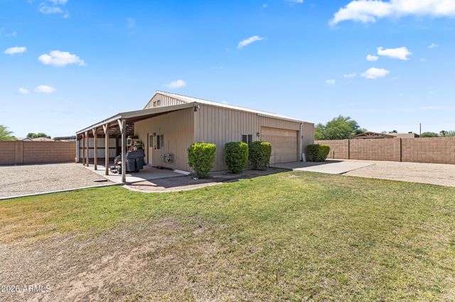 237 E DESERT HOLLY Drive, San Tan Valley, AZ 85143