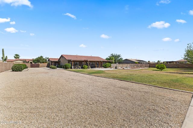 237 E DESERT HOLLY Drive, San Tan Valley, AZ 85143