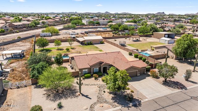 237 E DESERT HOLLY Drive, San Tan Valley, AZ 85143