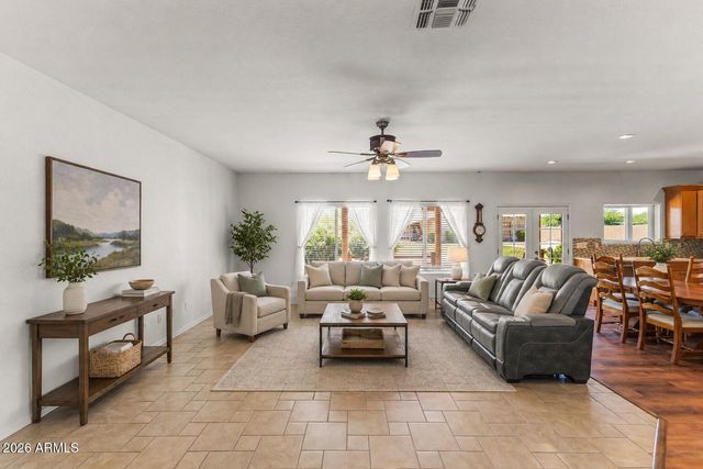 237 E DESERT HOLLY Drive, San Tan Valley, AZ 85143