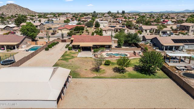 237 E DESERT HOLLY Drive, San Tan Valley, AZ 85143