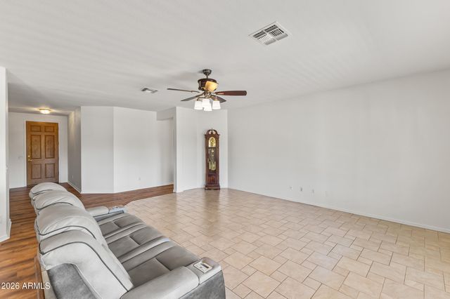 237 E DESERT HOLLY Drive, San Tan Valley, AZ 85143