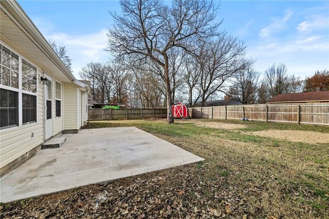 42 Rob Street, Farmington, AR 72730