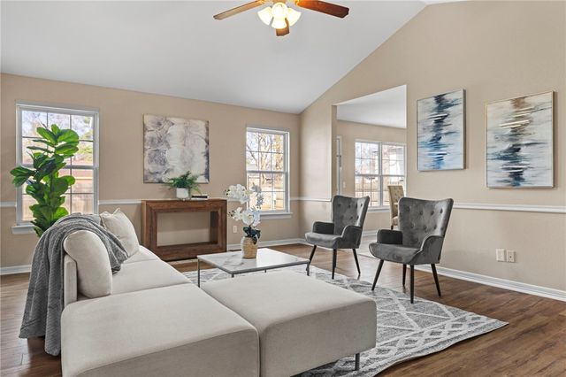 42 Rob Street, Farmington, AR 72730