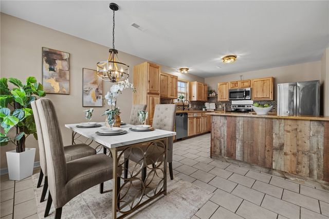 42 Rob Street, Farmington, AR 72730