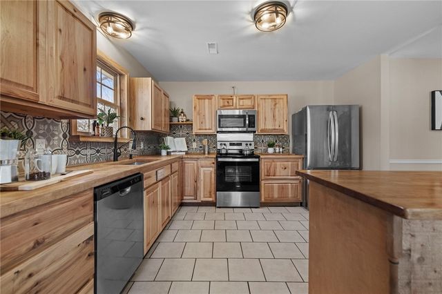 42 Rob Street, Farmington, AR 72730