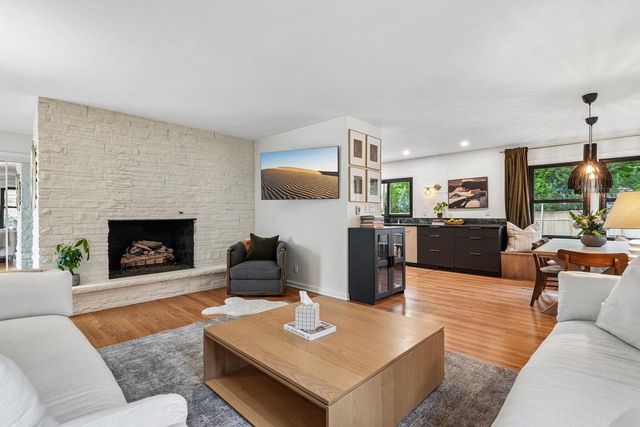 7524 W Wisconsin AVENUE, Wauwatosa, WI 53213
