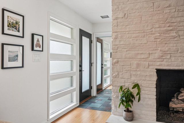 7524 W Wisconsin AVENUE, Wauwatosa, WI 53213