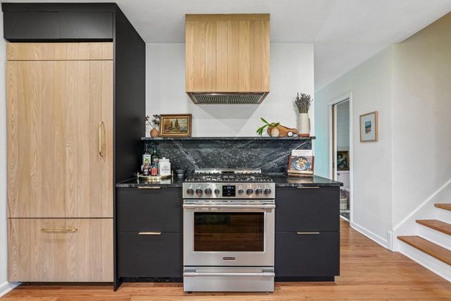 7524 W Wisconsin AVENUE, Wauwatosa, WI 53213