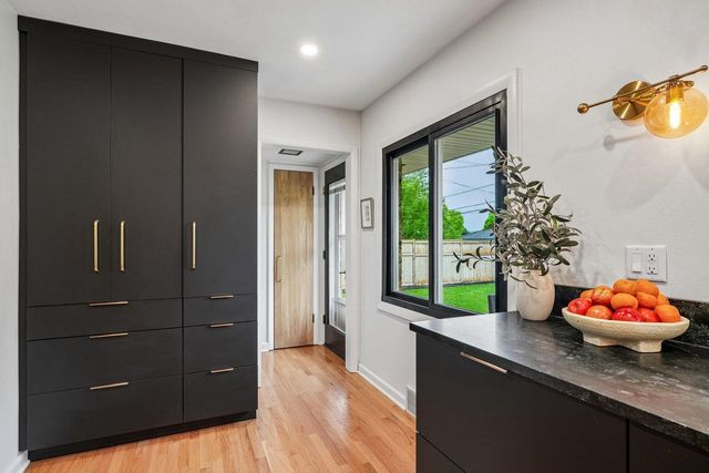 7524 W Wisconsin AVENUE, Wauwatosa, WI 53213