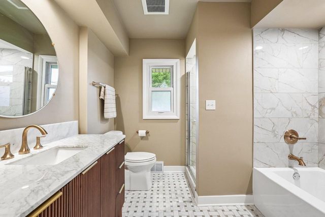 7524 W Wisconsin AVENUE, Wauwatosa, WI 53213